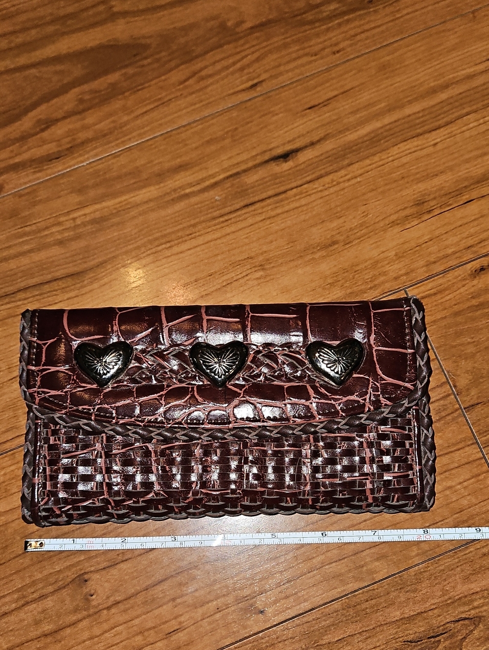 Brown Woven croc embossed Leather Heart Accent Clutch Wallet - Picture 2 of 10